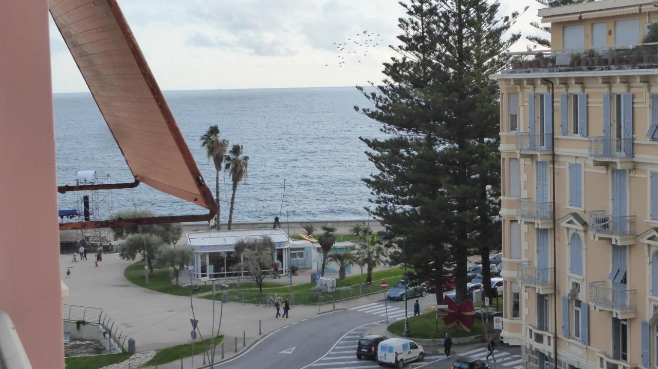 Vista Mare Sulla Pista Ciclabile * Sanremo